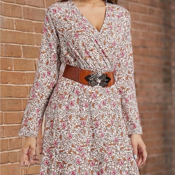 Elegant Floral Long Sleeve Dress - Picture 5 of 7
